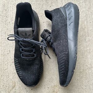 adidas Originals Men's Swift Run 22 Sneaker Size 10.5